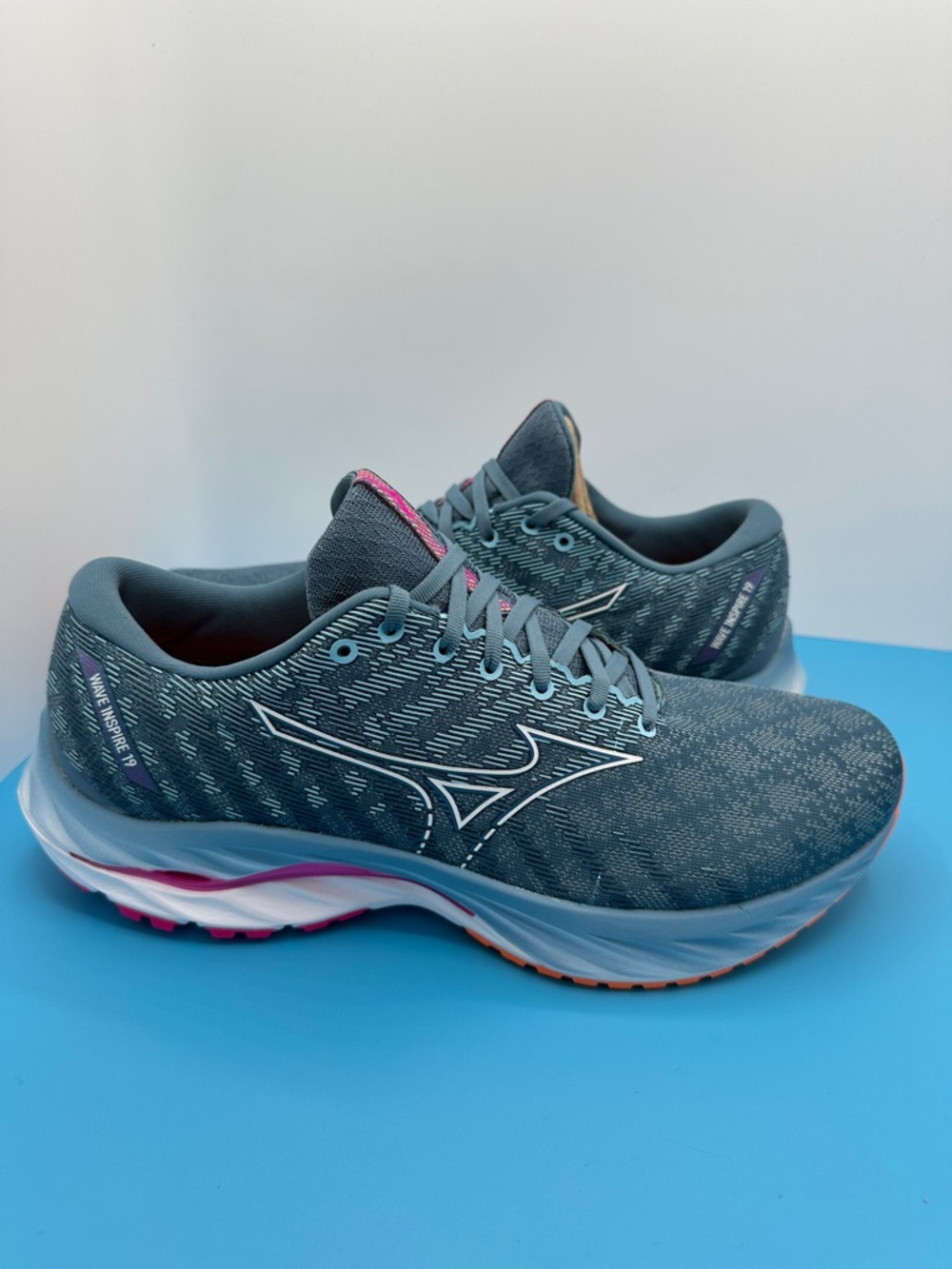 NEW! Mizuno Wave Inspire 19D Womens size 12 Brand New in box!